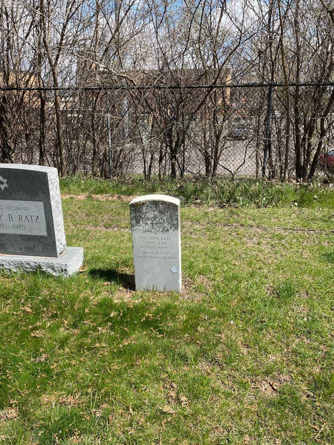 Isadore Ukes's grave. Photo 2