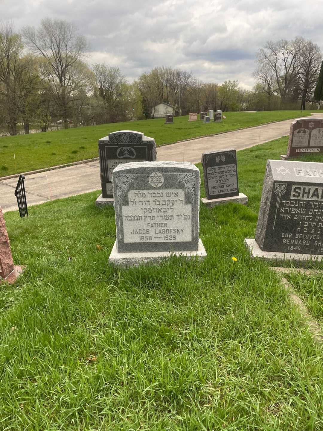 Jacob Labofsky's grave. Photo 2