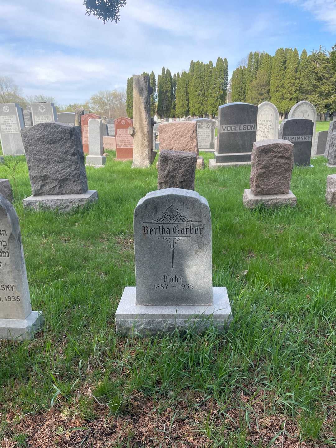 Bertha Garber's grave. Photo 2