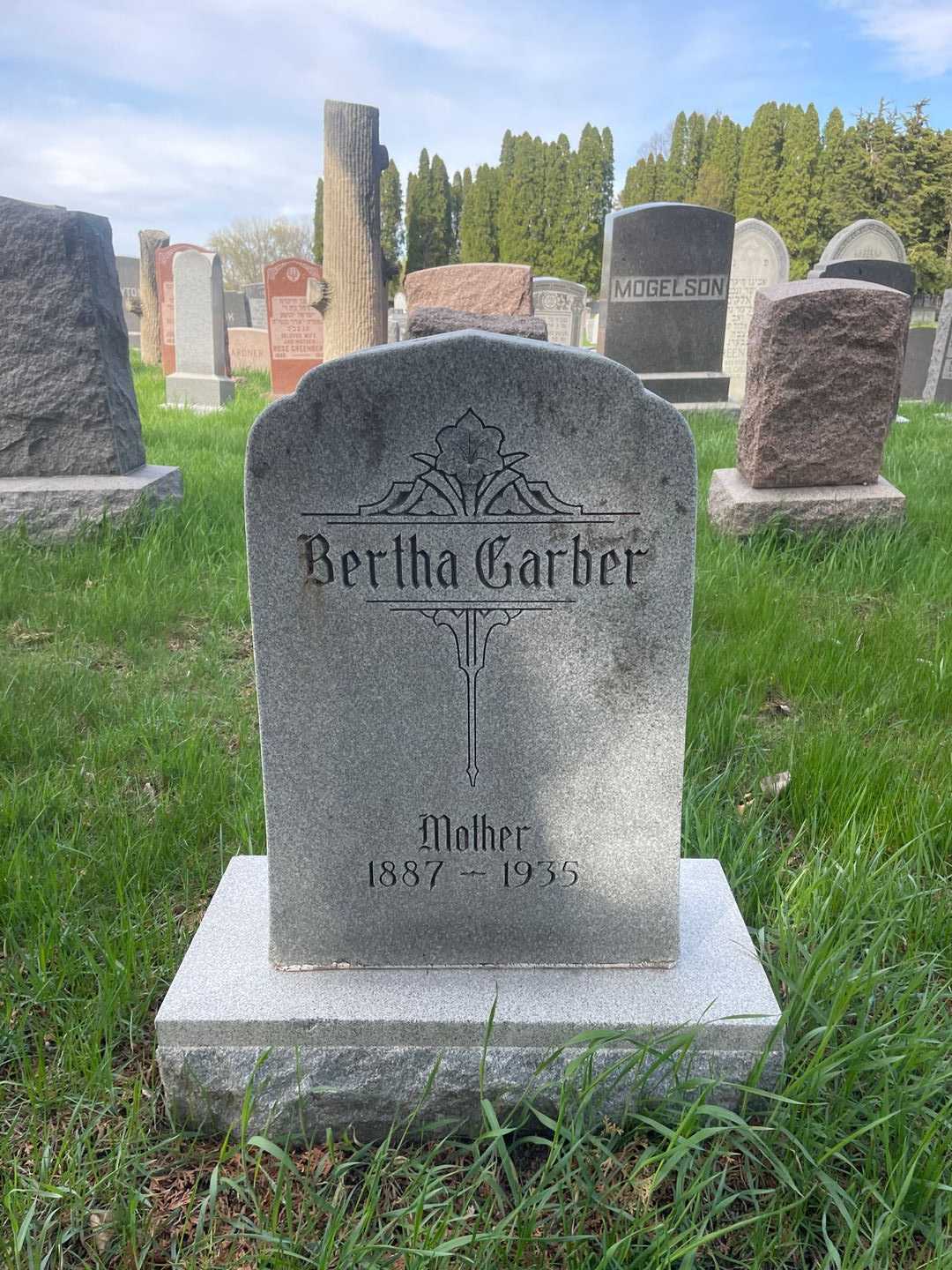 Bertha Garber's grave. Photo 1