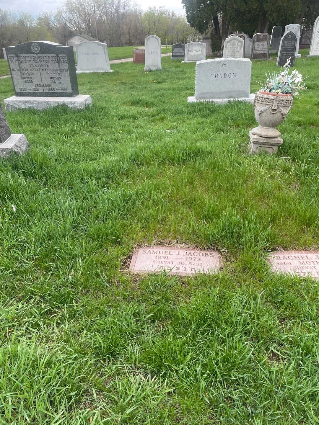Samuel J. Jacobs's grave. Photo 2