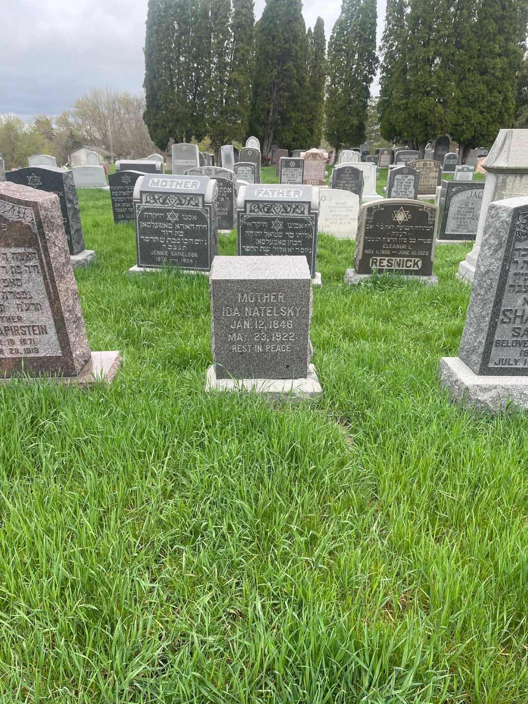 Ida Natelsky's grave. Photo 2