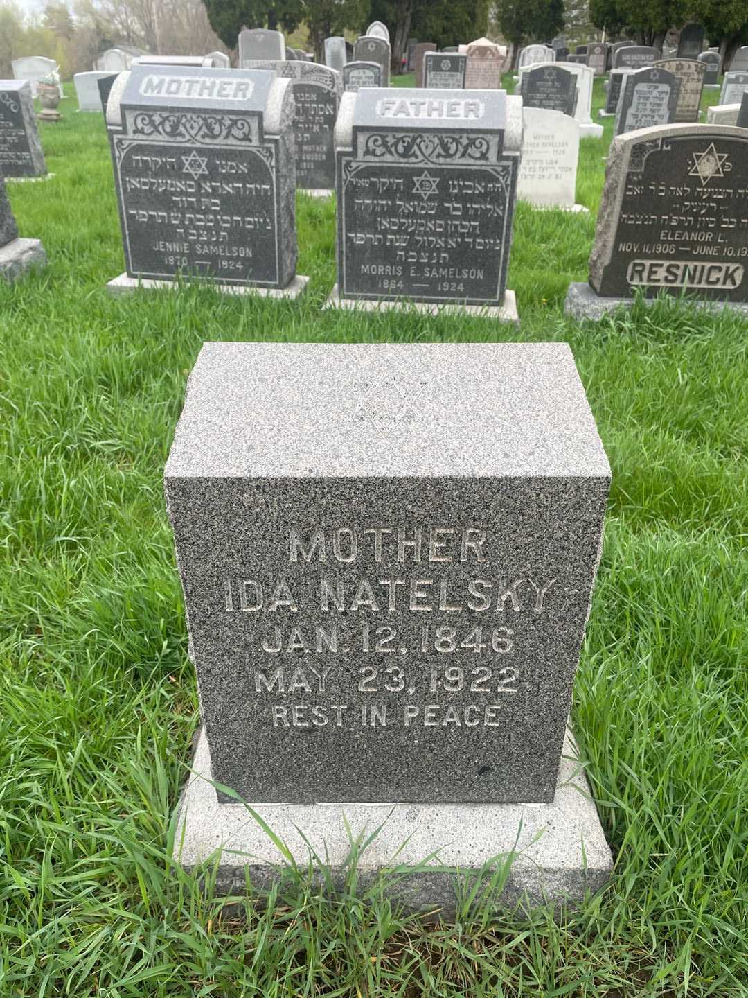Ida Natelsky's grave. Photo 1