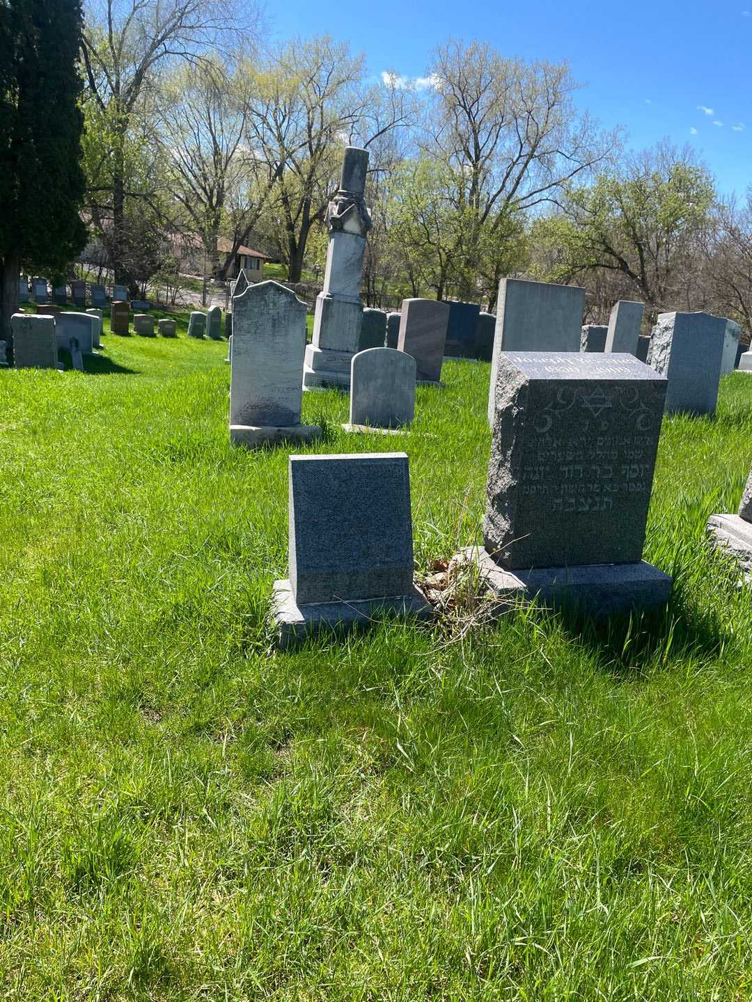 Sam Yessner's grave. Photo 2