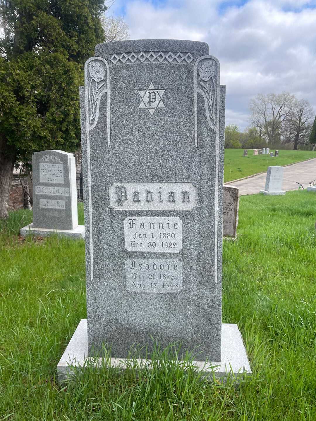 Isadore Fabian's grave. Photo 1