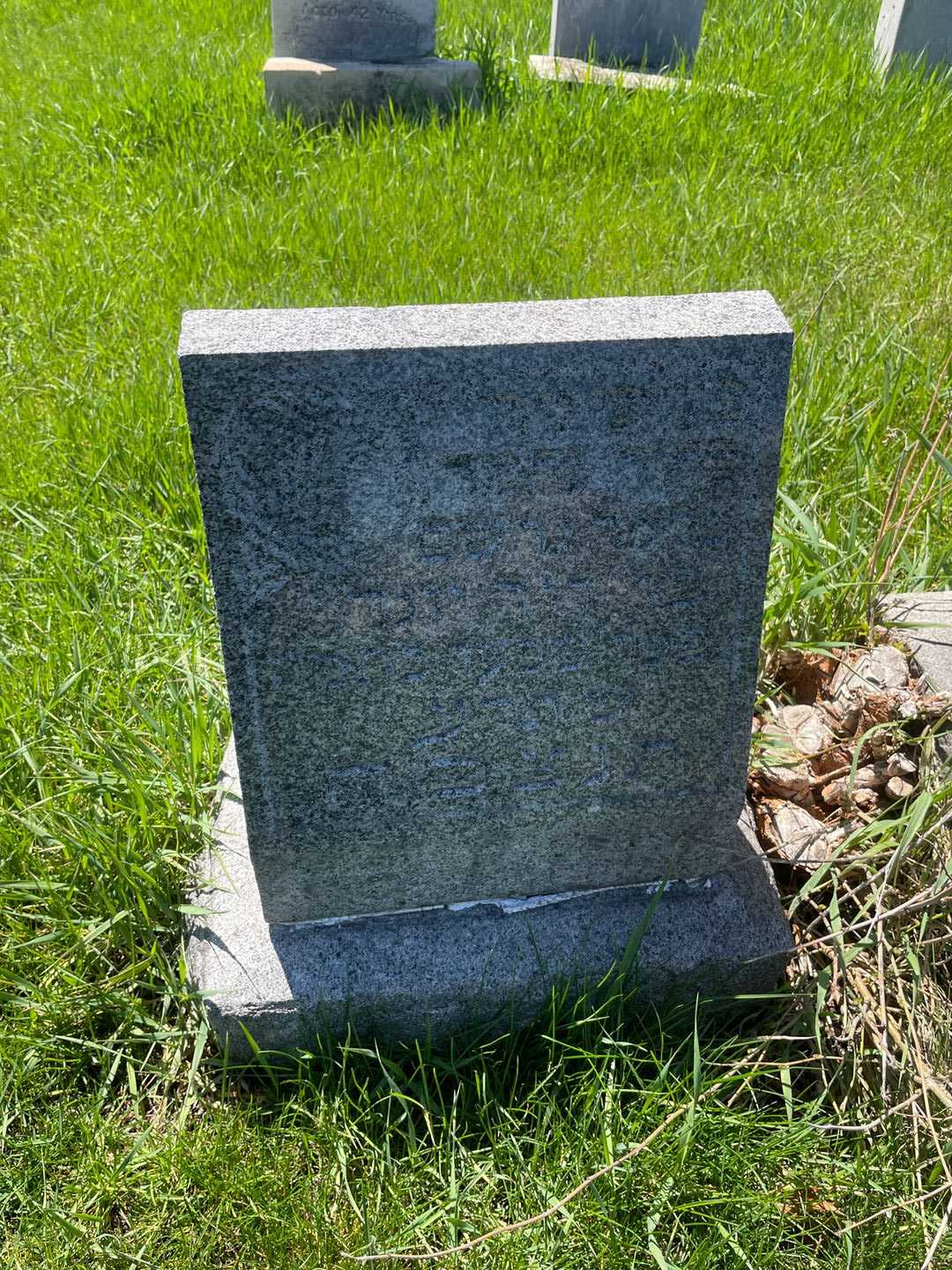 Sam Yessner's grave. Photo 1