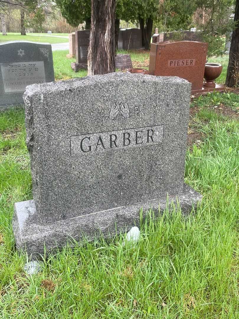 Charles Garber's grave. Photo 1