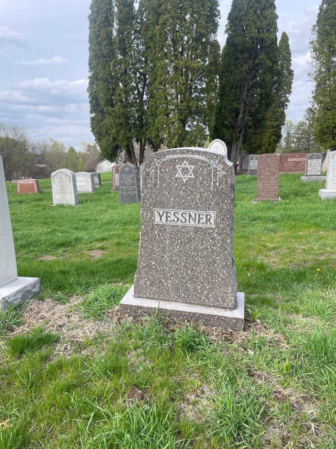 Eva Ethel Yessner's grave. Photo 1