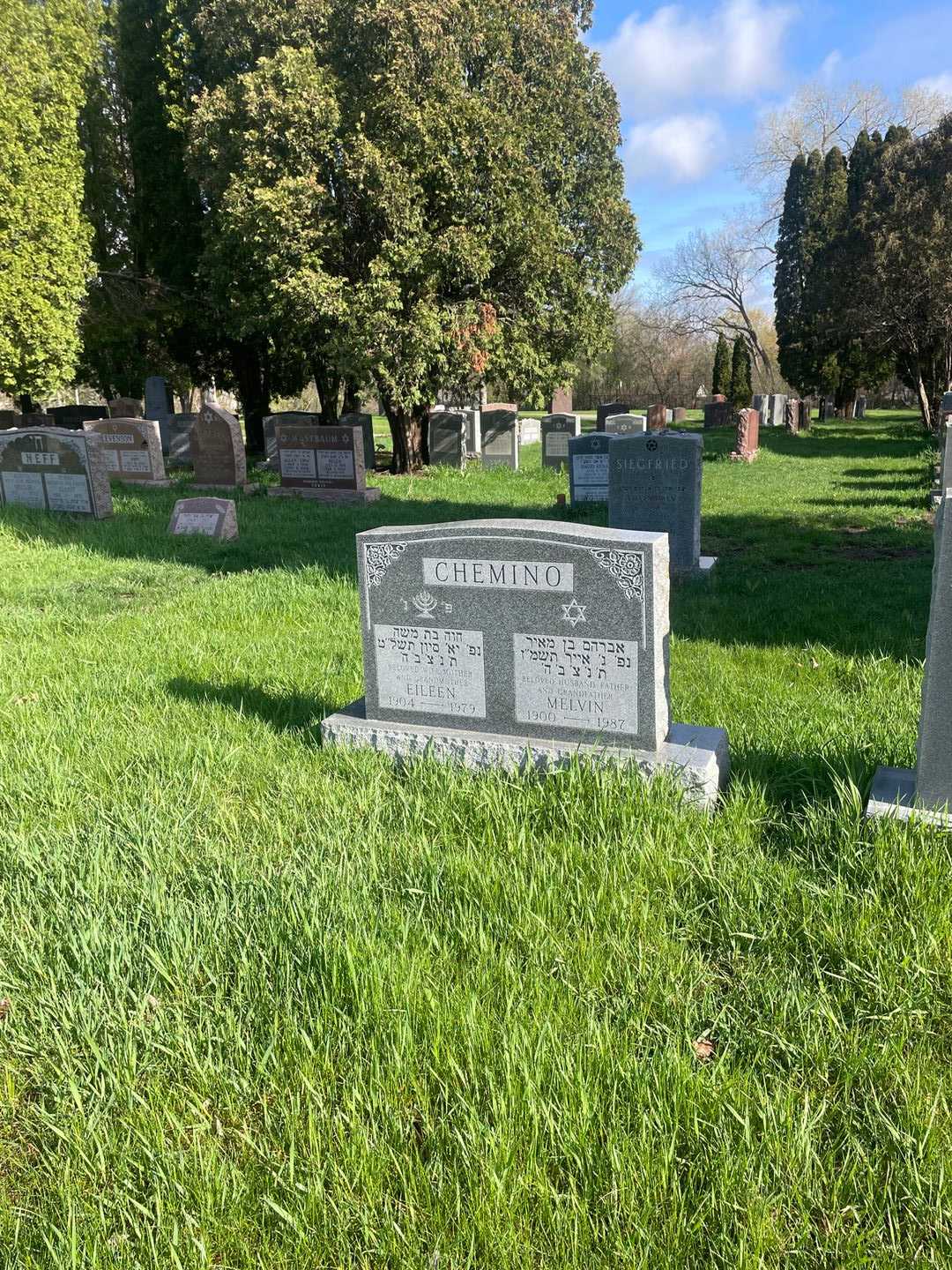 Eileen Chemino's grave. Photo 2