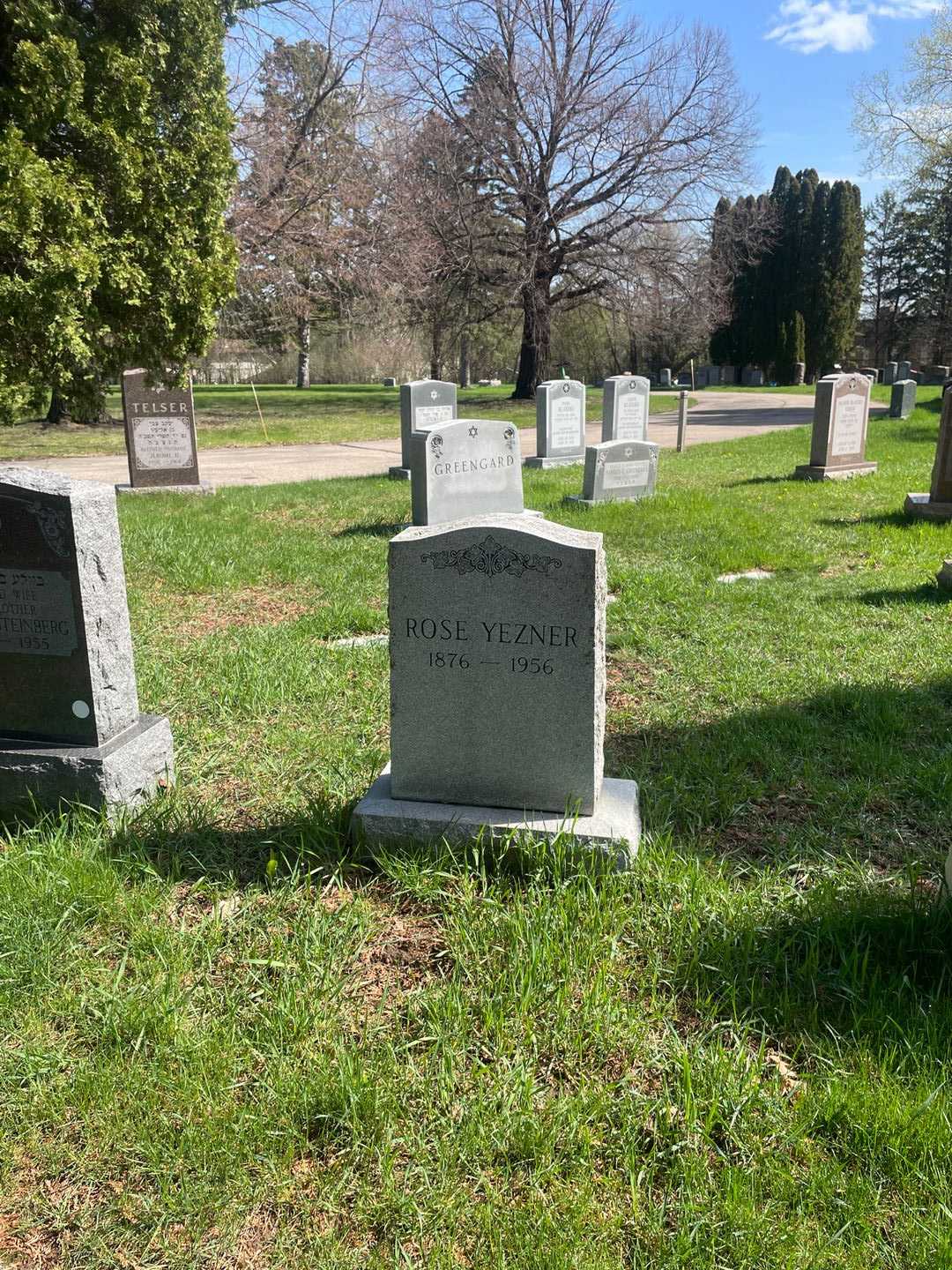 Rose Yezner's grave. Photo 2