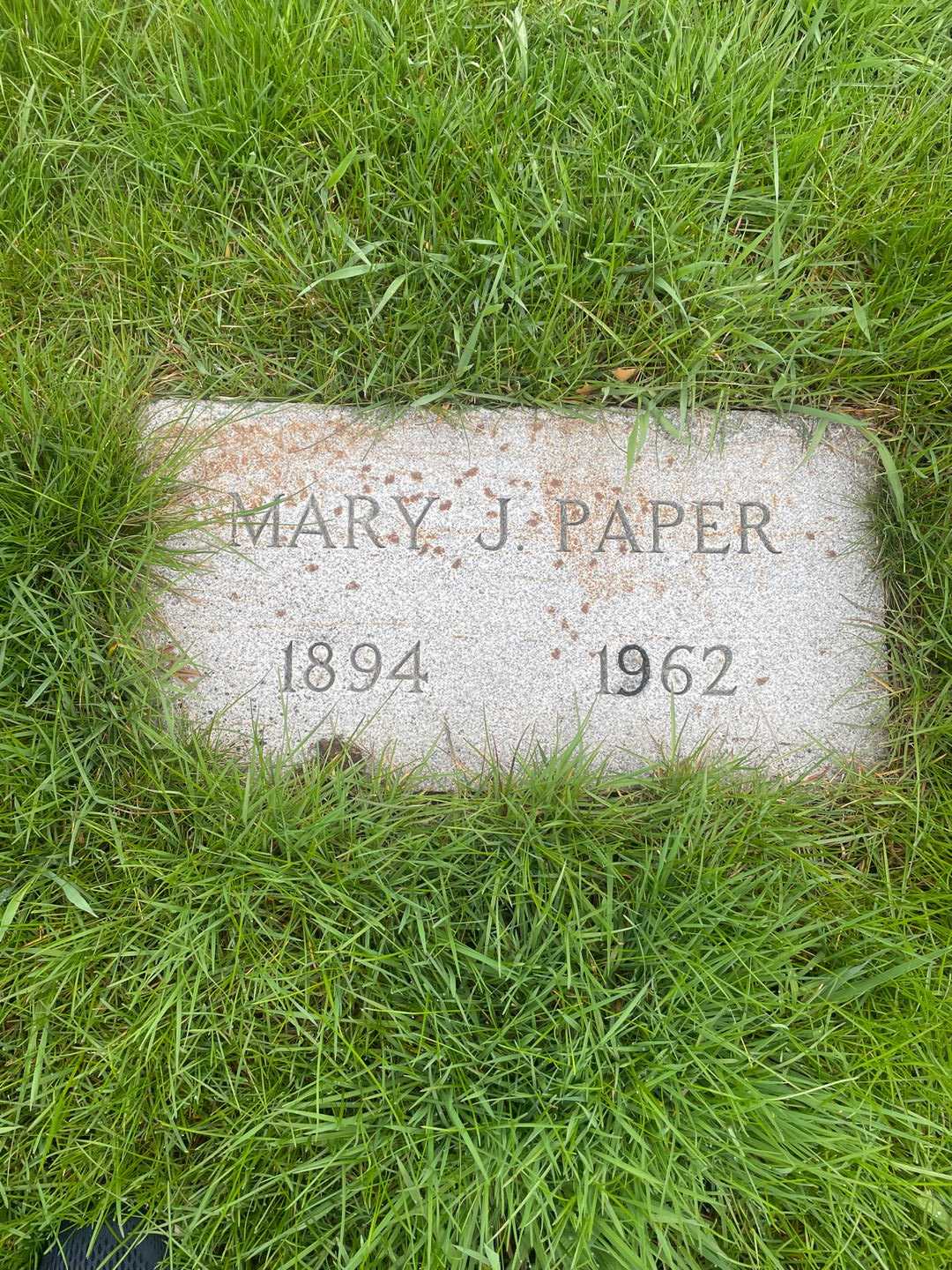 Mary J. Paper's grave. Photo 3