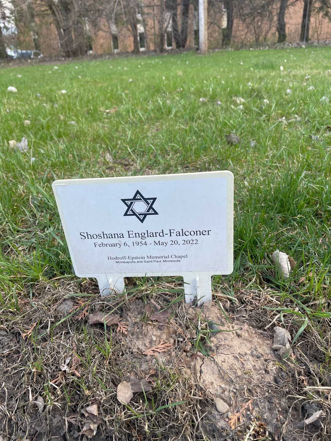Shoshana Englard-Falconer's grave. Photo 1