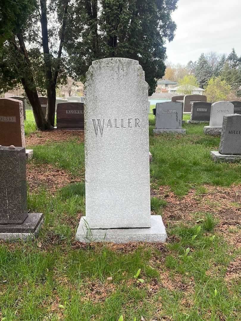 Ada Waller's grave. Photo 3